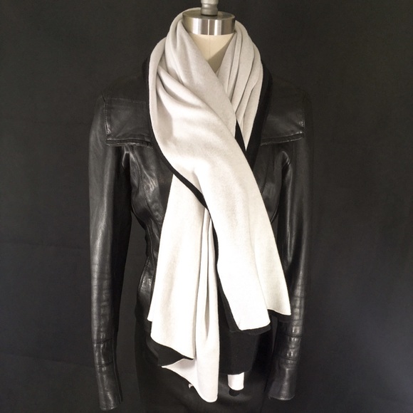 🎊SOLD OUT🎊Donni Charm x Zoe Report Cape - Picture 5 of 8